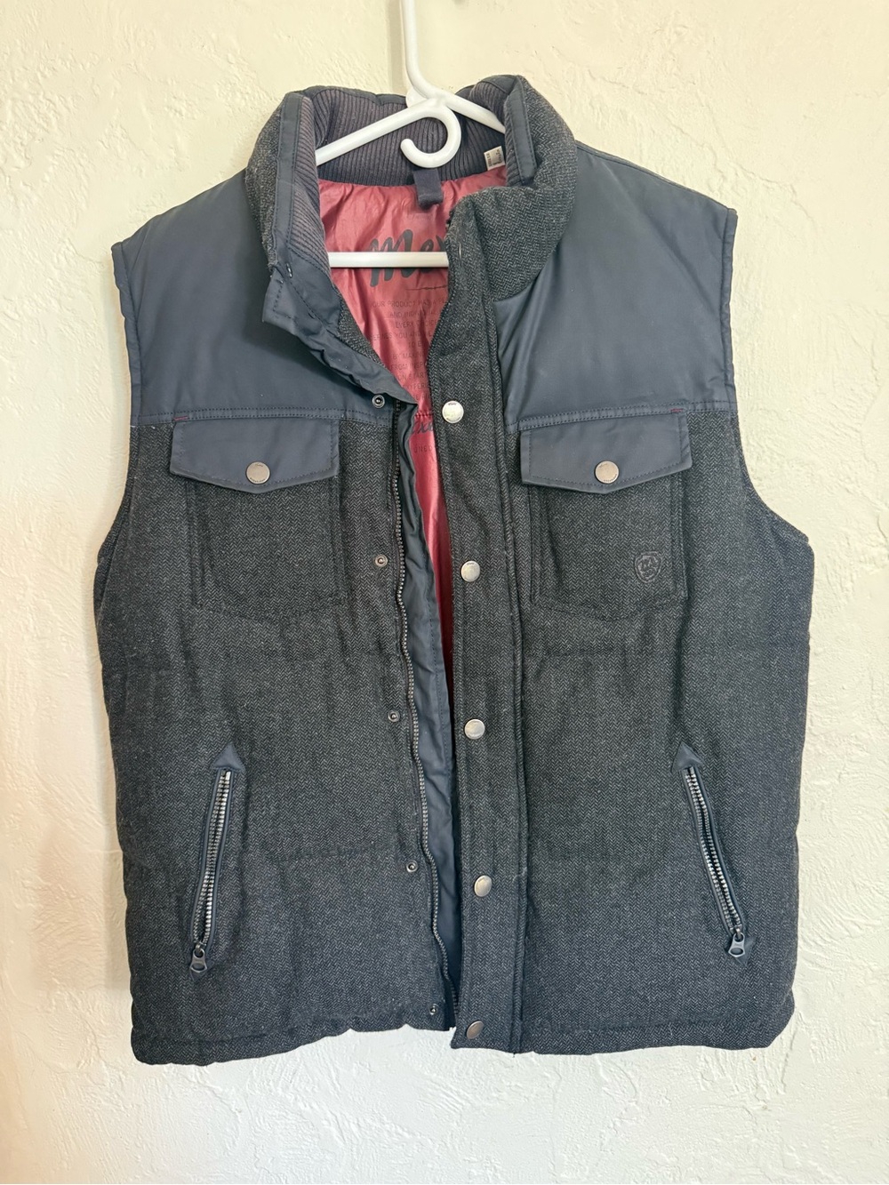 Mexx Men’s XL Herringbone Puffer Vest Gray Burgundy Quilted Full Zip